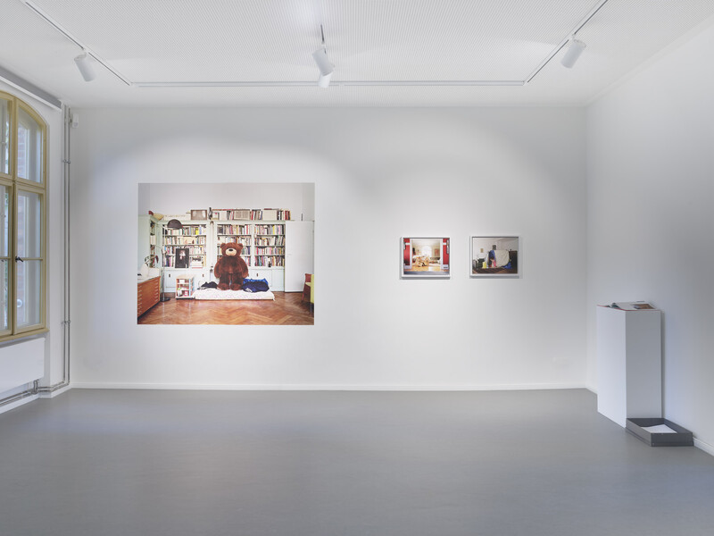 Wem Gehört die Stadt? Duo Show by Jana Sophia Nolle & Jakob Sturm, Kommunale Galerie Adlershof Berlin, 2023 